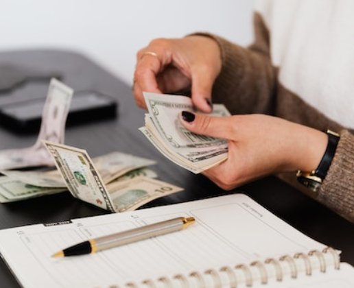 Breaking the Paycheque to Paycheque Cycle: A Practical Guide to Financial Freedom