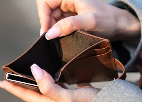 Why Daily Pay Won’t Solve Your Financial Problems