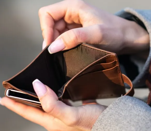 Why Daily Pay Won’t Solve Your Financial Problems