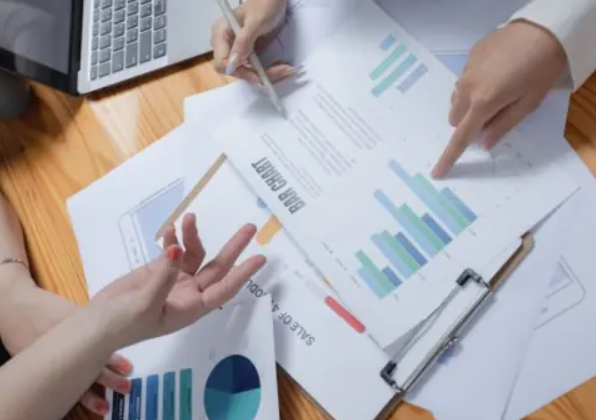 Mastering the Art of Reading an Annual Report: A Seven-Step Guide for Investors